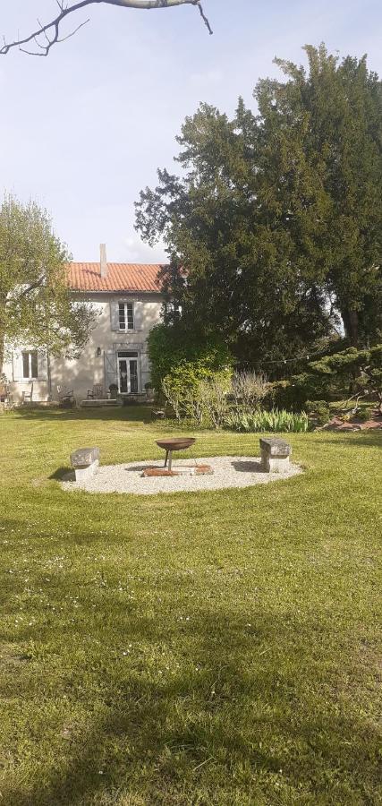 Maison Blanche Cherval Buitenkant foto