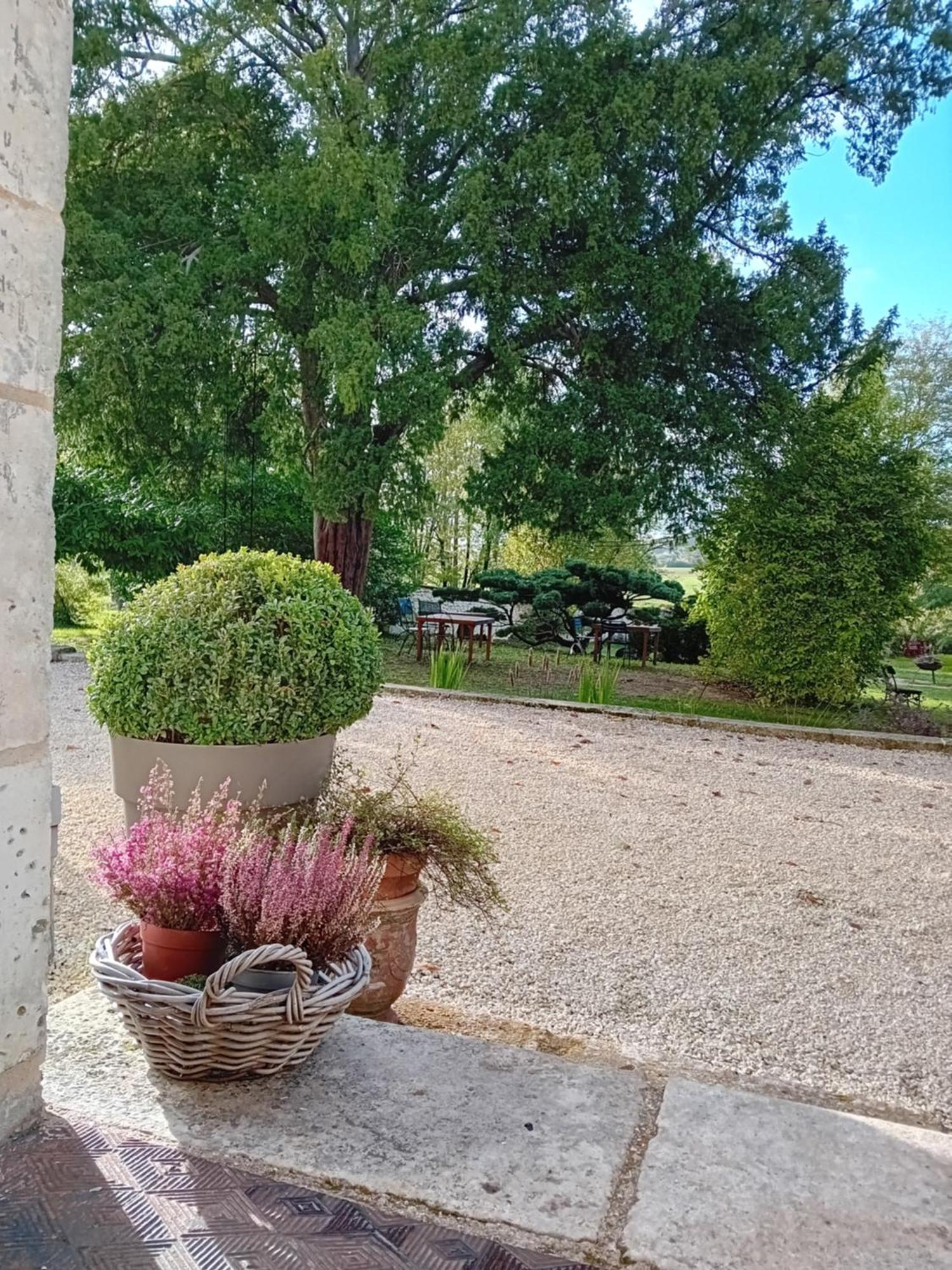Maison Blanche Cherval Buitenkant foto